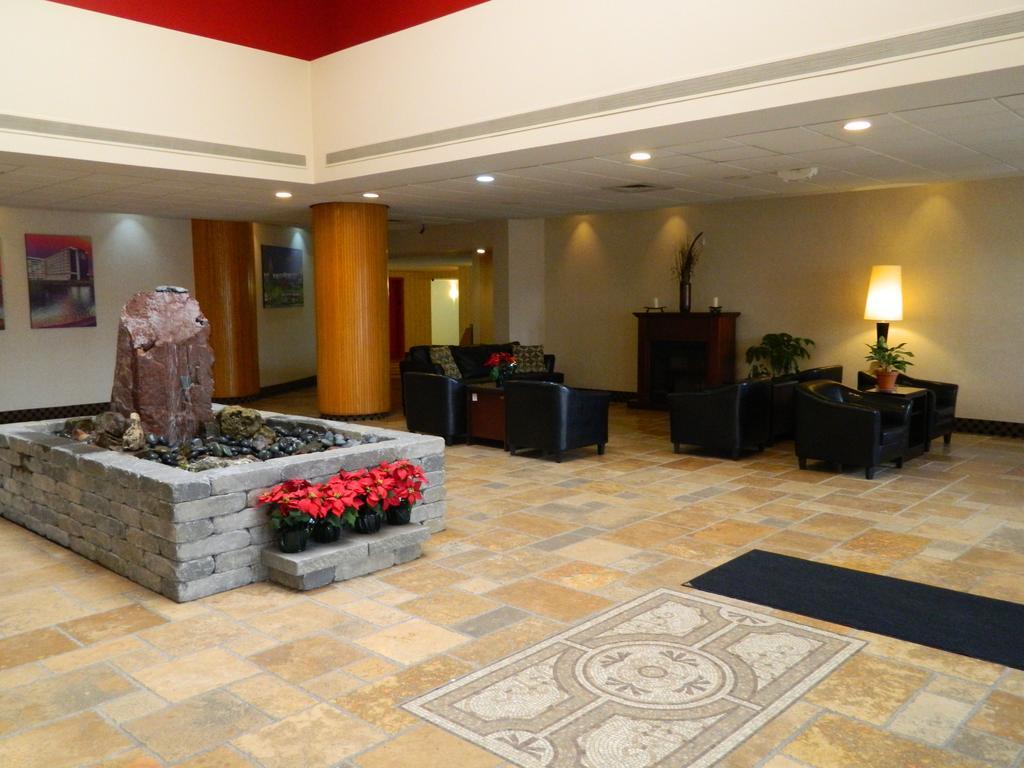 Howard Johnson Plaza Kansas City Hotel & Conference Center エクステリア 写真